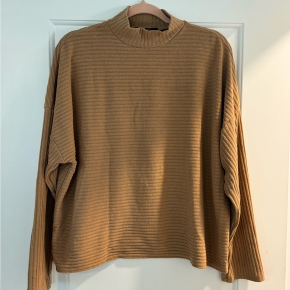 Forever 21 Sweaters - Forever 21 mock neck sweater size L